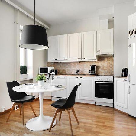 Kotimaailma Apartments Kamppi - 3Br In The Center With Key Code Helsinki Ngoại thất bức ảnh